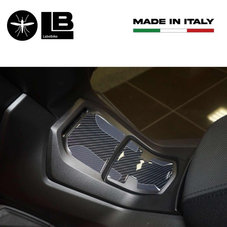 Adesivi 3D protezione pedana e sportello compatibile con Honda Forza 350 2022-23