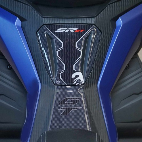 Adesivi 3D protezione pedana e sportello compatibili con Aprilia SR GT 125 e 200