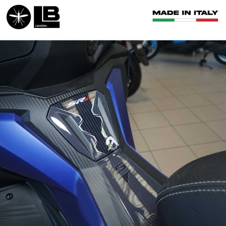 Adesivi 3D protezione pedana e sportello compatibili con Aprilia SR GT 125 e 200