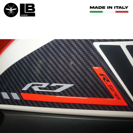 Adesivi 3D protezioni laterali serbatoio compatibili con Yamaha R7 2021-2022