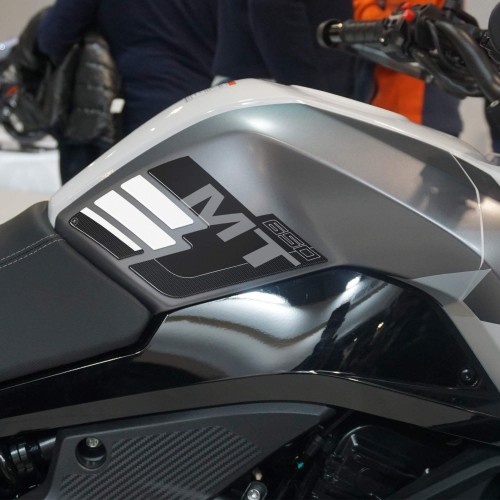 Adhesivos 3D de protección lateral del depósito de moto compatibles con CFMOTO 650MT