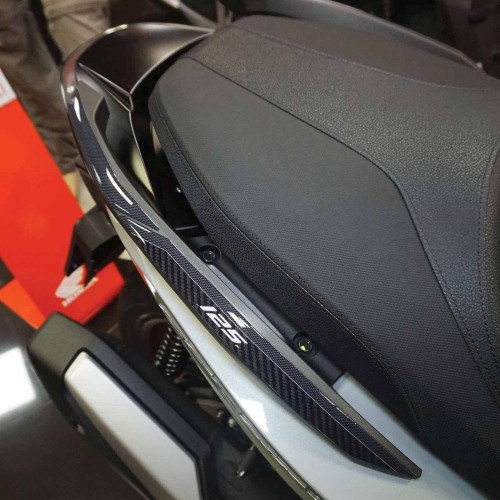 Adesivi 3D Protezioni Maniglie posteriori compatibili con Honda Forza 125 2022