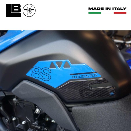 Adesivi 3D protezioni laterali serbatoio moto compatibili con Suzuki GSX-8S