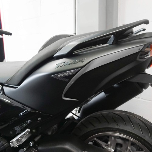 Adesivi resinati 3D paraspigoli codone scooter compatibili con Yamaha Tmax 2022-2024