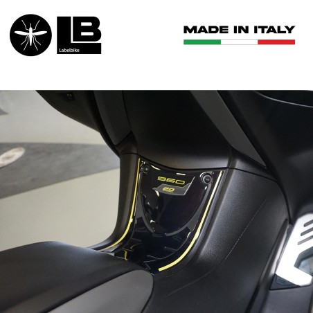Adesivo 3D Pedana anteriore compatibile con Yamaha Tmax 560 20Th Anniversary