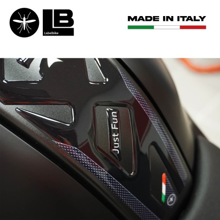 Adesivo 3D Protezione paraserbatoio compatibile con Ducati Monster 937 2021
