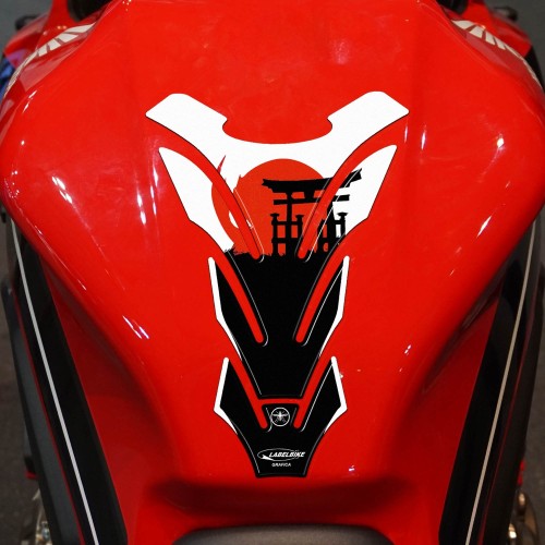 Adesivo 3D Paraserbatoio con grafica Giappone compatibile con serbatoio moto
