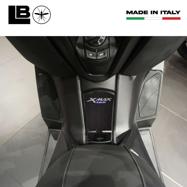 Adesivo 3D protezione sportello serbatoio compatibile con Yamaha Xmax 125 2023