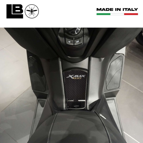Adesivo 3D protezione sportello serbatoio compatibile con Yamaha Xmax 125 2023