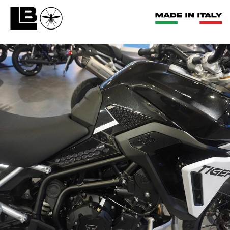 Protezioni Laterali Moto Adesivi 3D compatibili con Triumph Tiger 900 2024