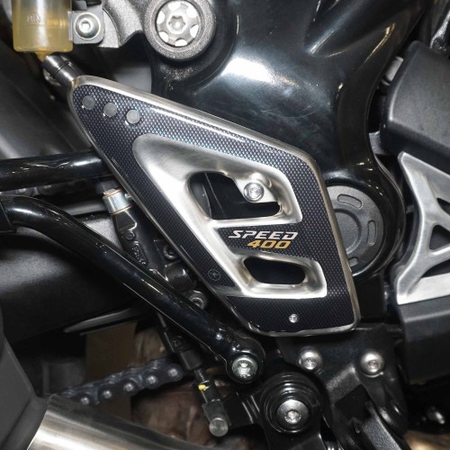 Adesivi 3D Protezioni Battitacco pedane moto compatibili con Triumph Speed 400