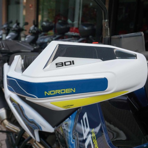 Adesivi 3D Protezioni Paramani moto compatibili con Husqvarna Norden 901 2023