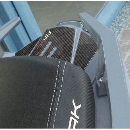 Adhesivo trasero de resina compatible con scooter Kymco Ak 550 2017-2022 Look Carbono