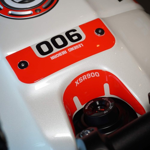 Adesivo 3D Protezione zona chiave compatibile con Yamaha XSR900 2022-2025 Rosso